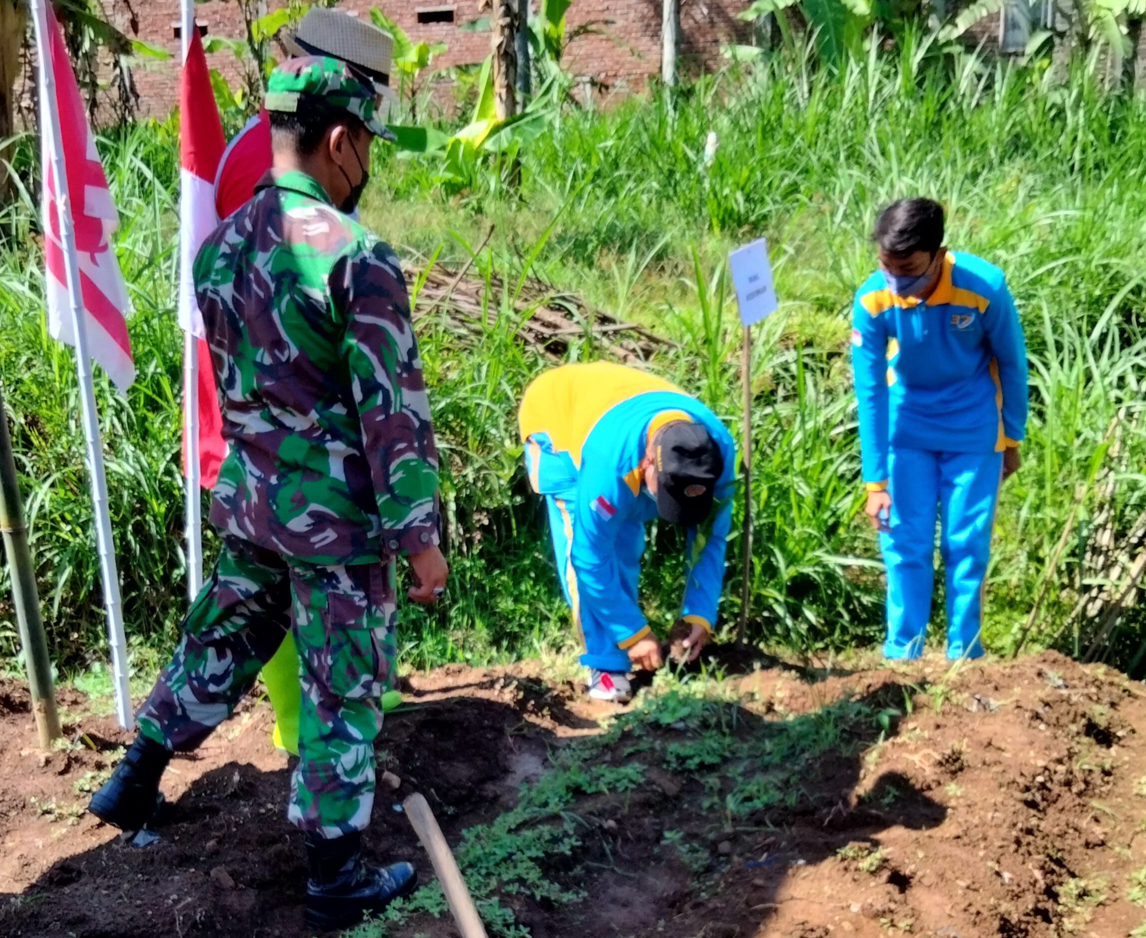 Penanaman Pohon di Desa Malangsari Bulu Temanggung 13 November 2021